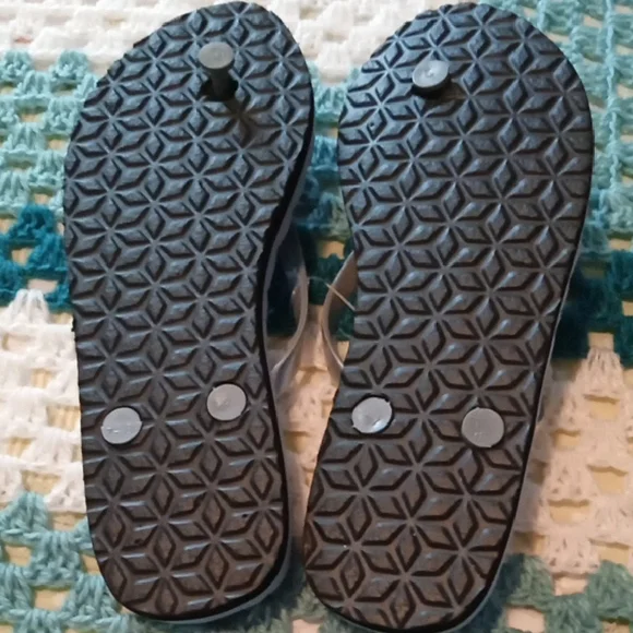 Stylish Silver Sandals for Women - Picture 3 of 4